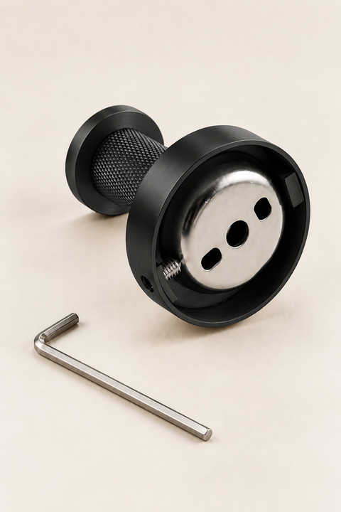 Patère simple murale Corvin — noir mat, inox 304 et laiton