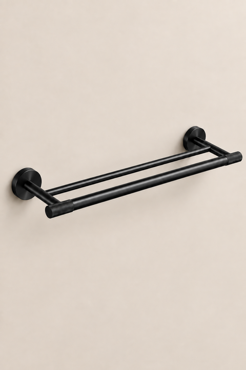 Barre porte-serviettes double Falmor noir mat Azéo, vue produit sur fond beige