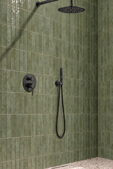 Colonne de douche encastrée cascade Kaelo noire Azéo — mise en situation (3)