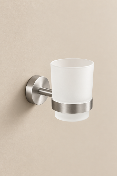 Porte-gobelet mural Kelvor gris brossé Azéo, vue produit sur fond beige